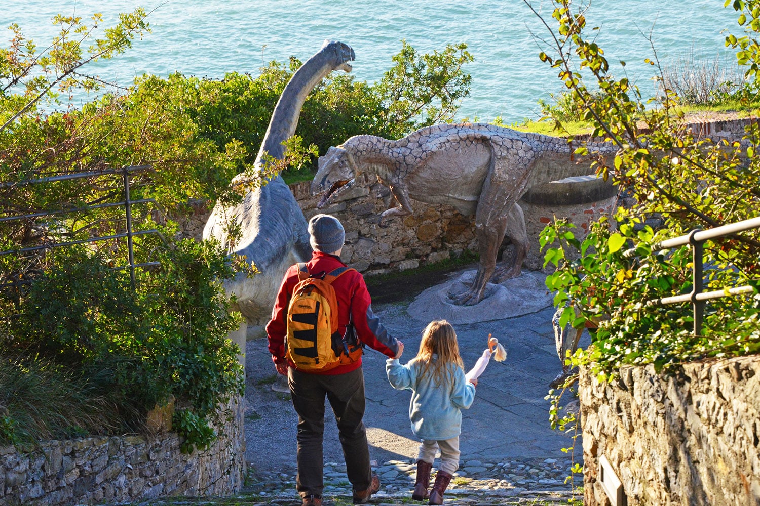 Vacanze in Liguria 2025: Il Digital Detox tra Natura, Mare e Relax 3 Living Liguria | passeggiate liguria bambini da San Terenzo a Lerici3 foto voglino