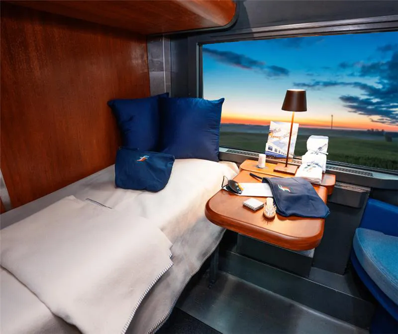 Espresso Riviera: torna il treno turistico notturno della Liguria 1 Living Liguria | Espresso Riviera 2025