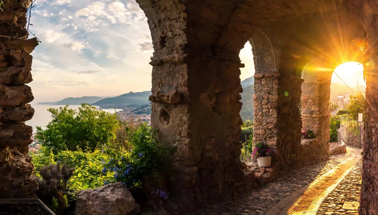 Alla scoperta dei borghi segreti della Riviera di Ponente: itinerario tra arte e natura 8 borghi segreti della Riviera di Ponente